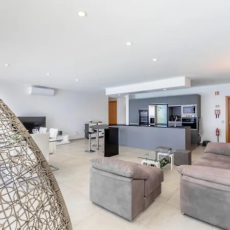 Villa Pascal By Rmz