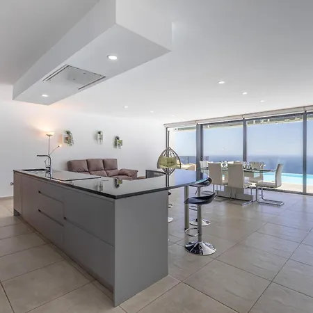 Pascal By Rmz Estreito Da Calheta