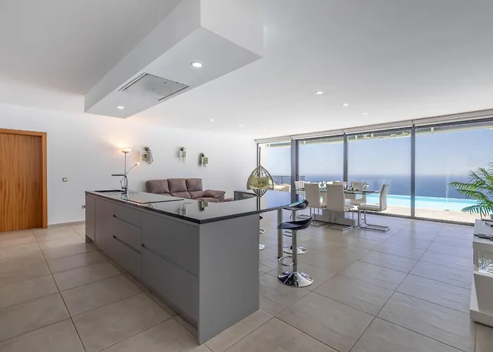 Pascal By Rmz Estreito Da Calheta