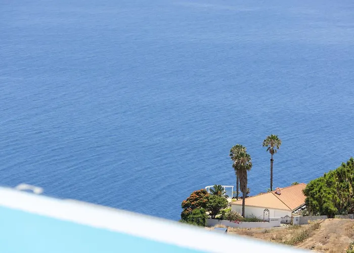 Pascal By Rmz Vila Estreito Da Calheta